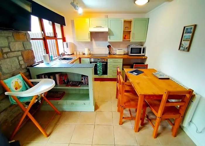 Rebels Retreat - 2-Bed Chalet Nr St Ives & Hayle
