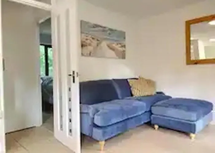 Rebels Retreat - 2-Bed Chalet Nr St Ives & Hayle