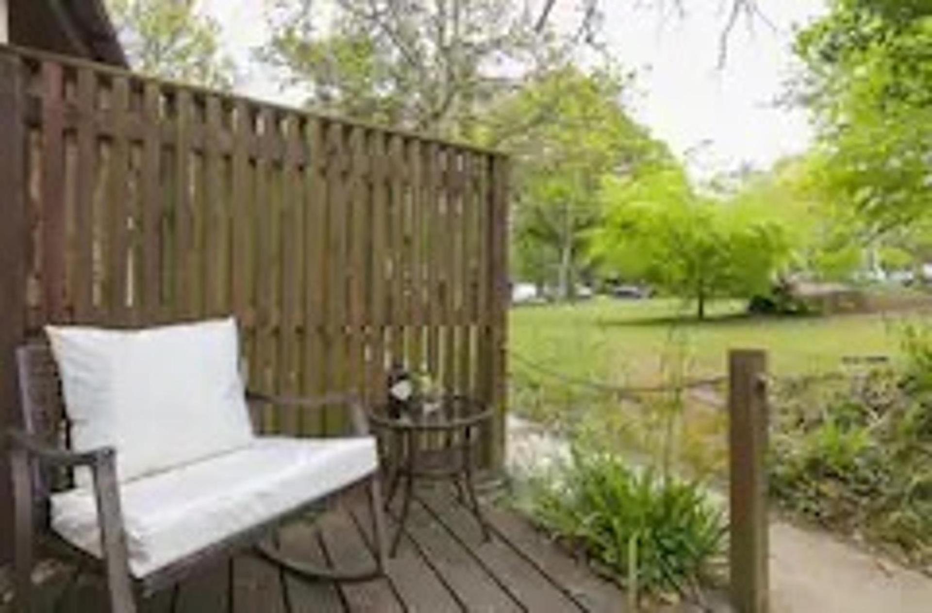 Rebels Retreat - 2-bed Nr & Hayle Chalet St Ives (Cornwall)