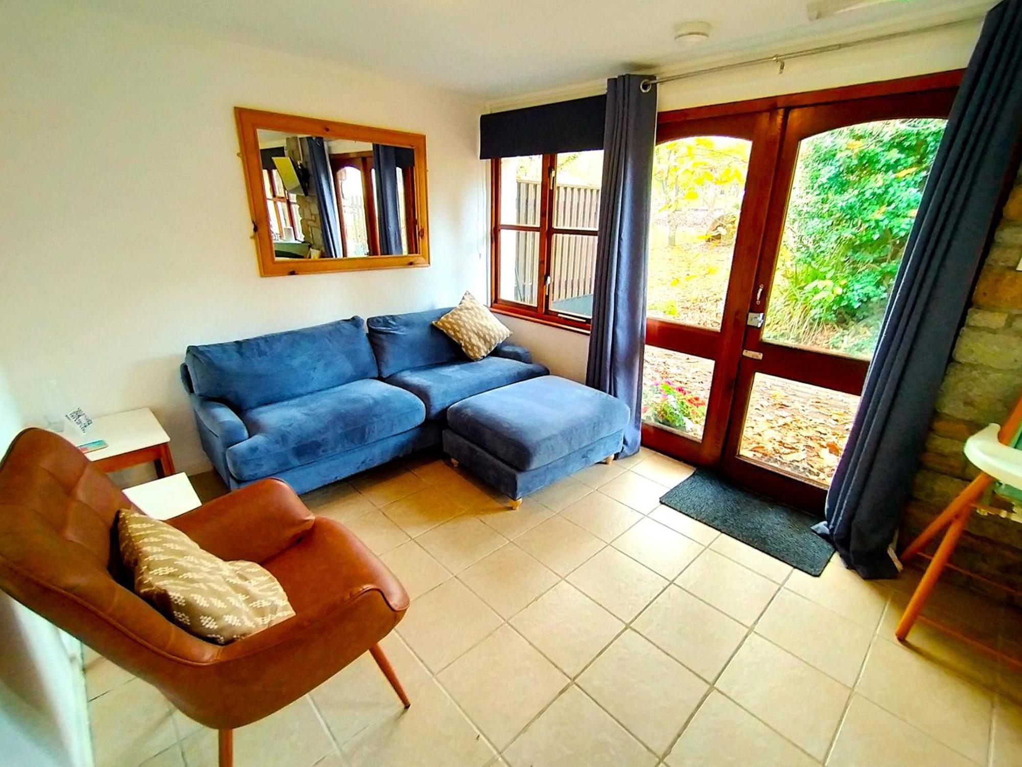 Rebels Retreat - 2-bed Nr & Hayle Chalet *