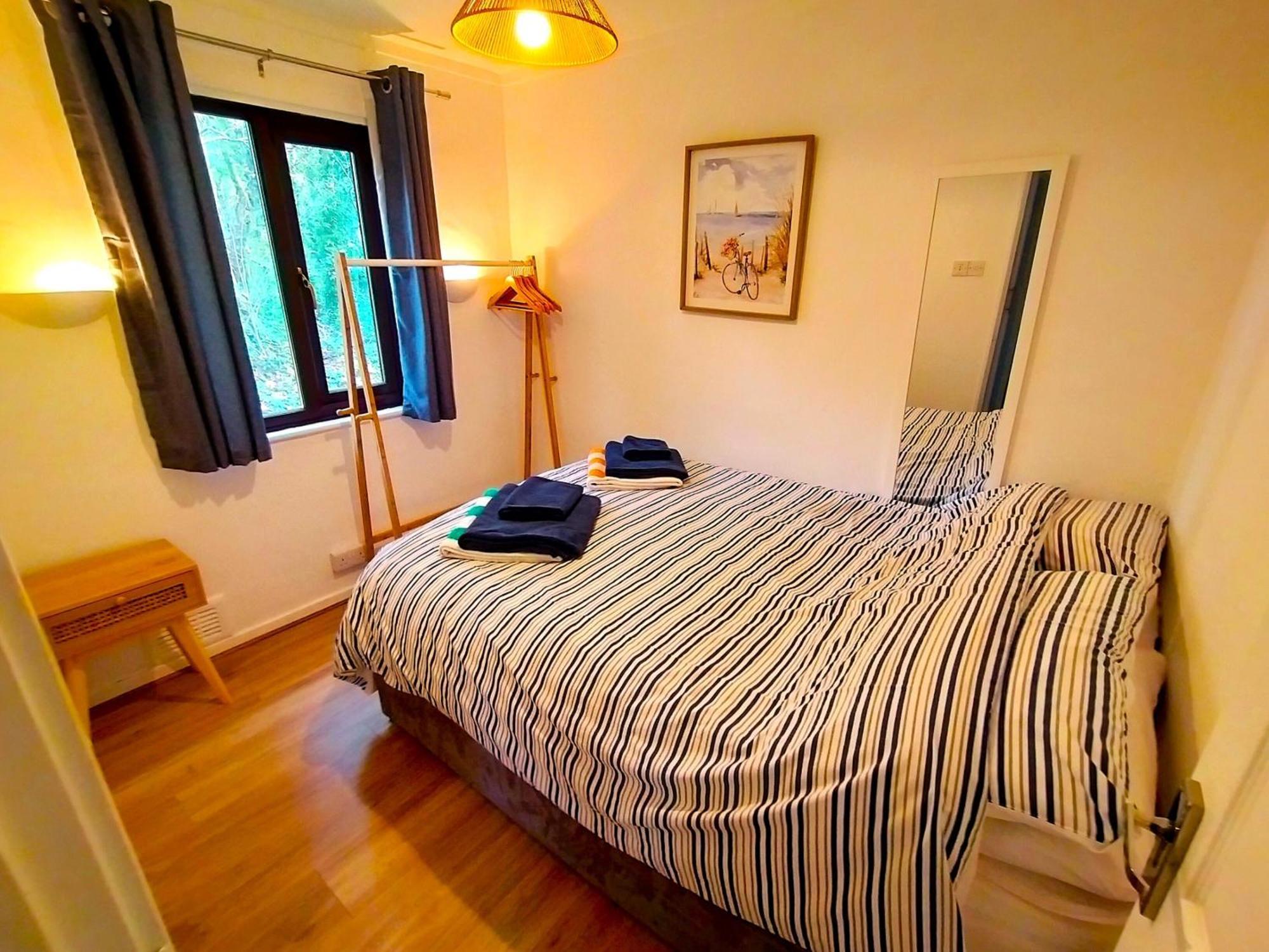 Rebels Retreat - 2-bed Nr & Hayle St Ives (Cornwall)