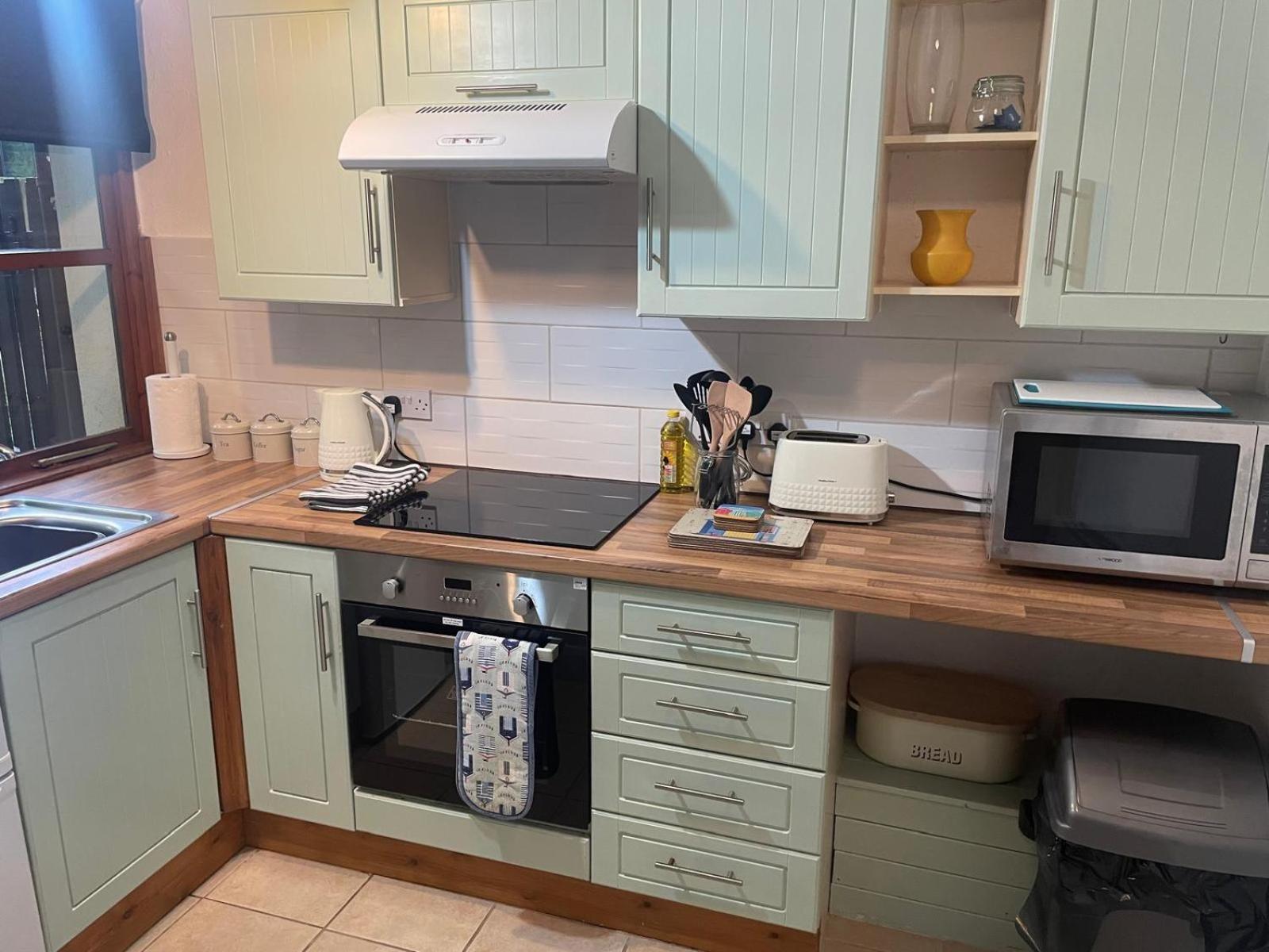 Chalet Rebels Retreat - 2-bed Nr & Hayle St Ives (Cornwall)