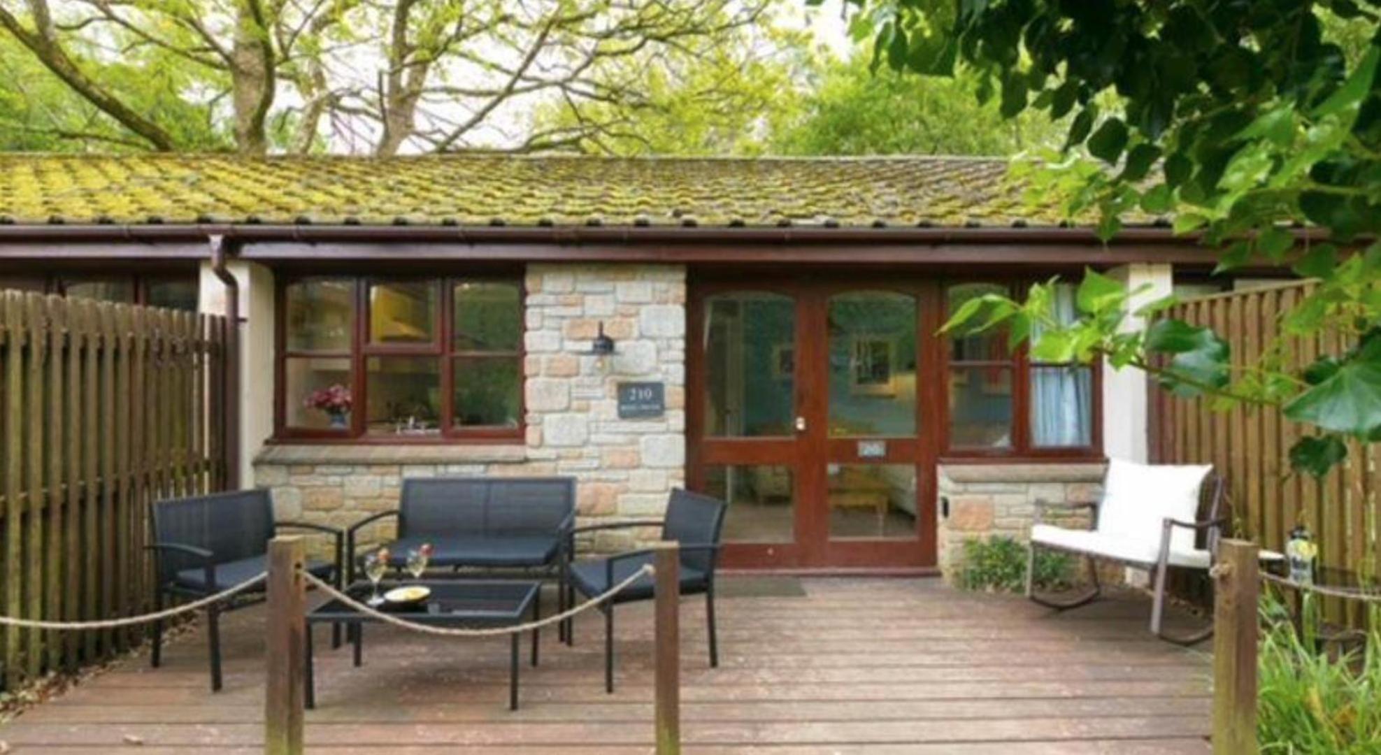 Rebels Retreat - 2-bed Nr & Hayle Chalet